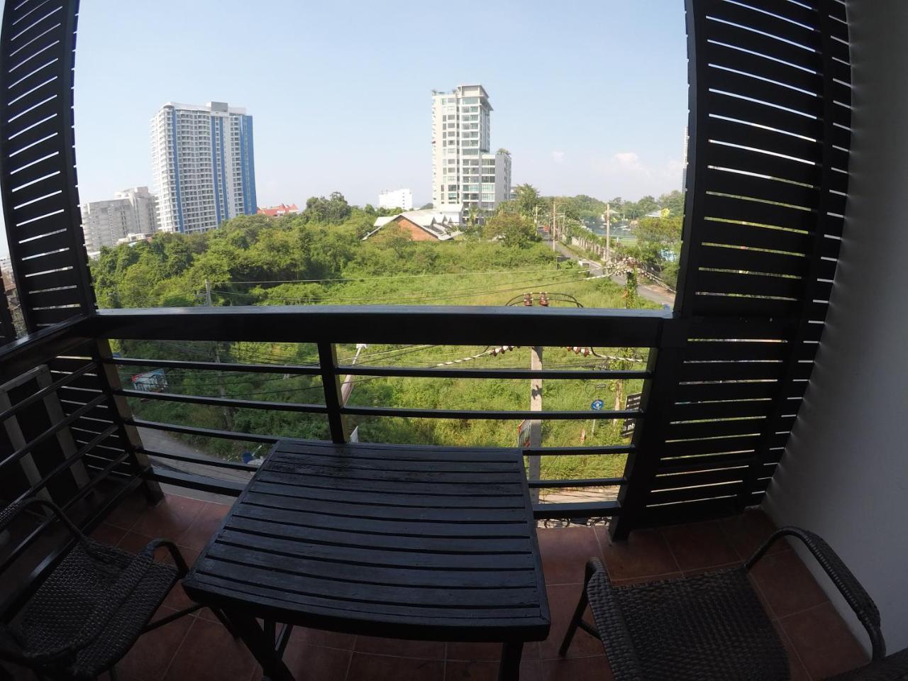 French Connection Hotel Pattaya Room photo